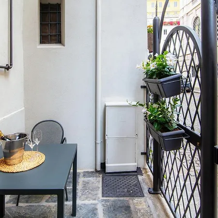 شقة Lo Storico - The House Of Travelers كومو