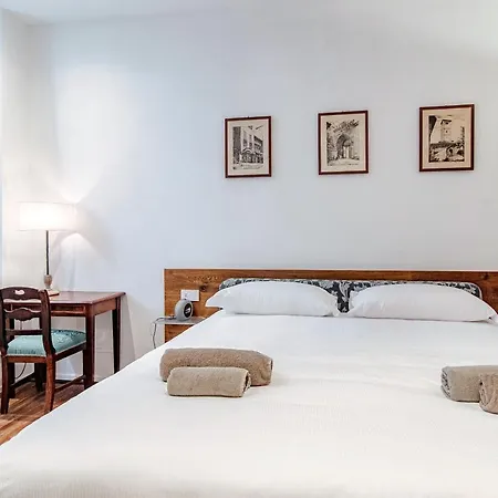 Lo Storico - The House Of Travelers