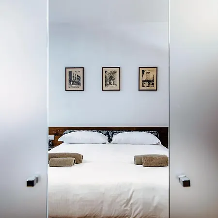 Lo Storico - The House Of Travelers