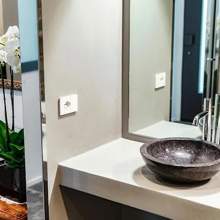 Appartement Lo Storico - The House Of Travelers *