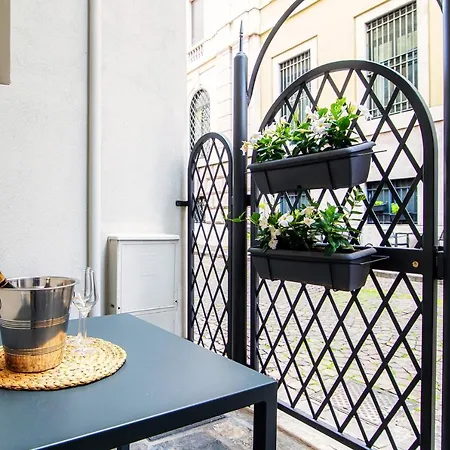 Lo Storico - The House Of Travelers Appartement