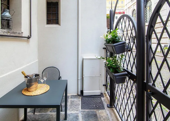 Apartament Lo Storico Como